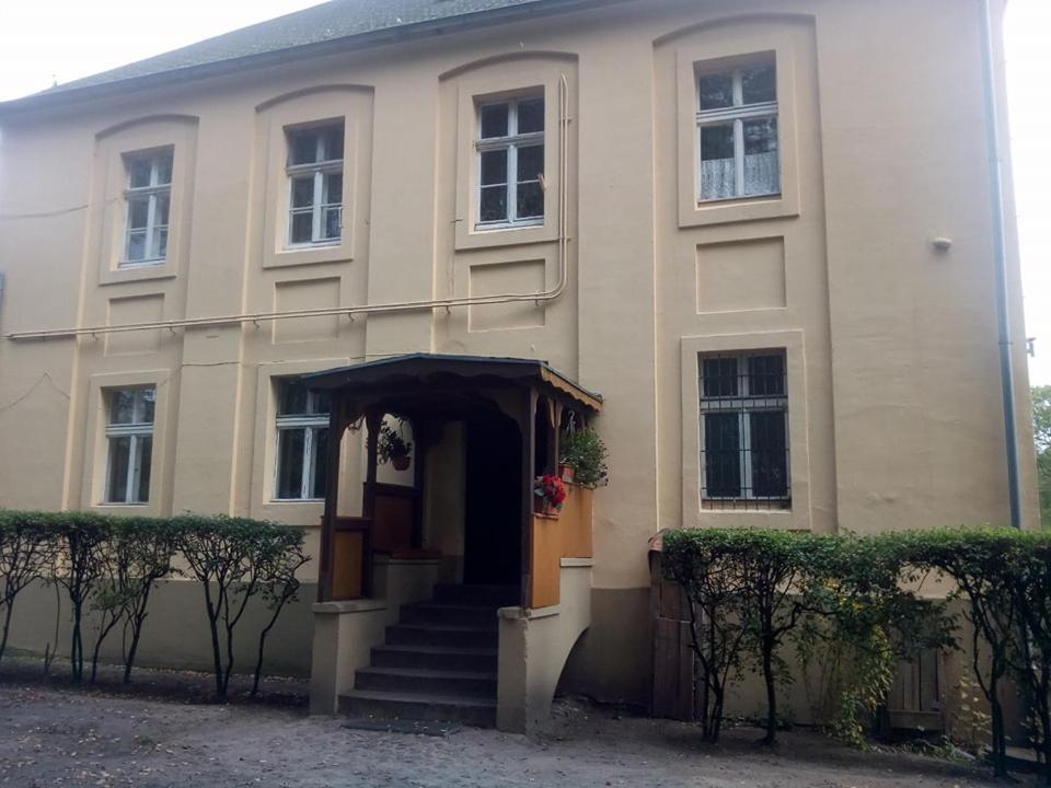 Stado Ogierów Sieraków Hotel Sierakow  Exterior foto